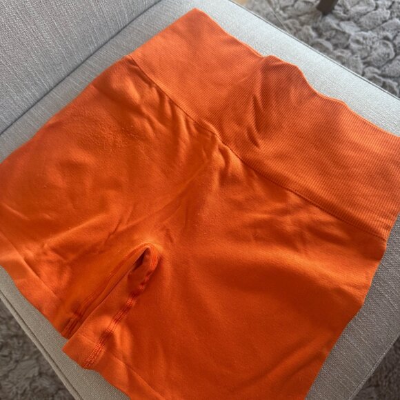 Aritzia bike shorts set - Picture 2 of 5